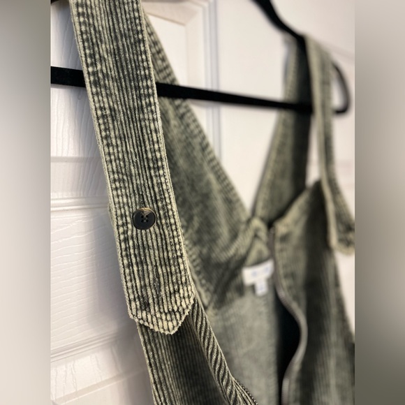 Olive green corduroy overall dress w/ pockets & front zipper; size small; new - Picture 4 of 6